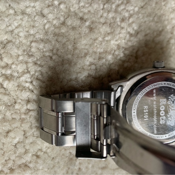 Roots Steel RS 101 stainless steel quartz mens watch - Picture 6 of 8